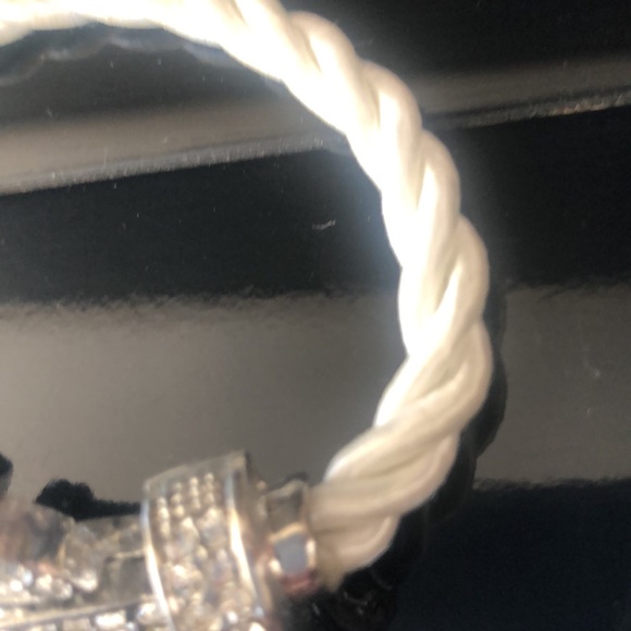 White bracelet with crystals - Picture 3 of 4